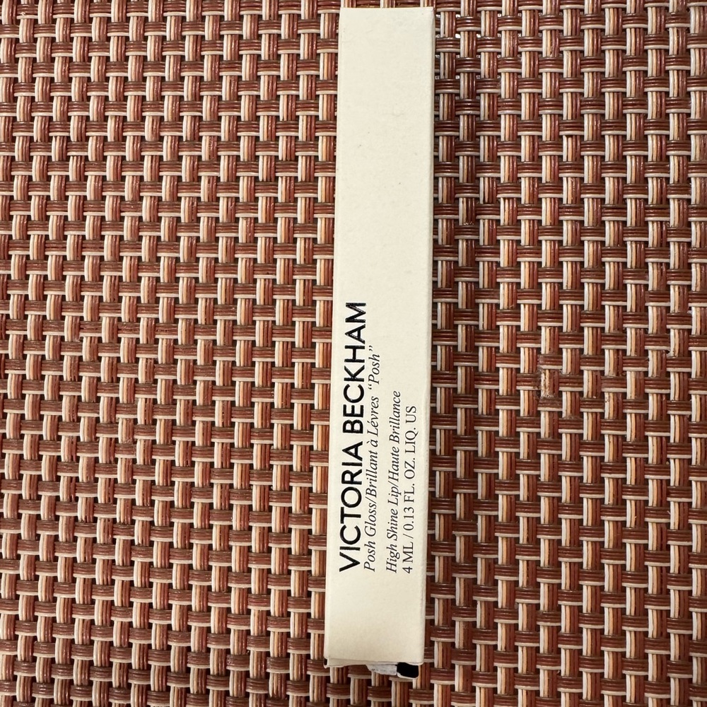 Victoria Beckham Posh Gloss in Poolside color
